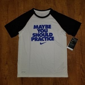Brand New Boy's Nike T-shirt sz L NWT